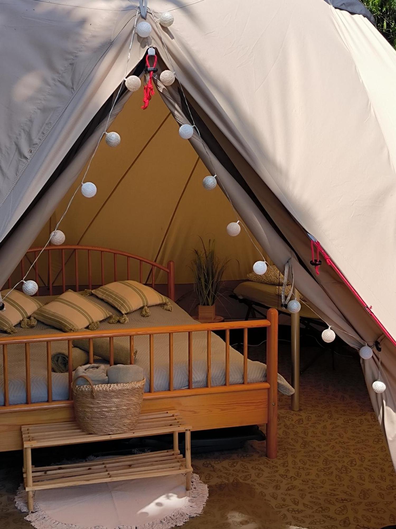 Glamping Roznov Hotel Roznov pod Radhostem Exterior photo
